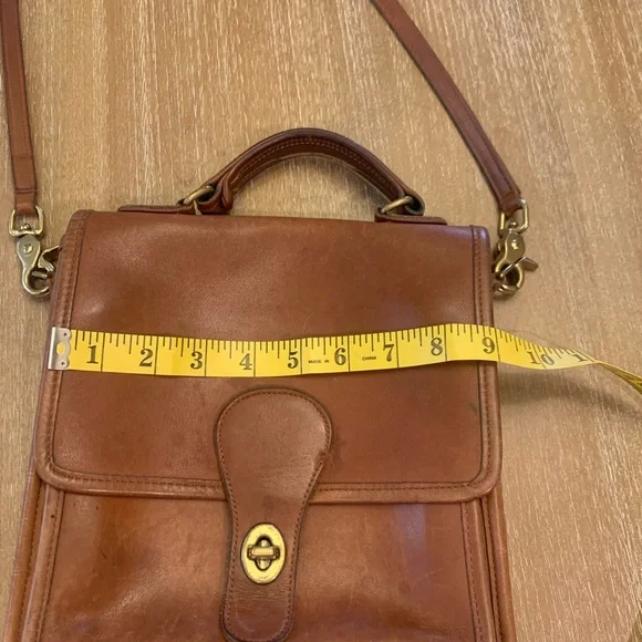 Vintage Coach Station Bag In British Tan - Picture 2 of 16